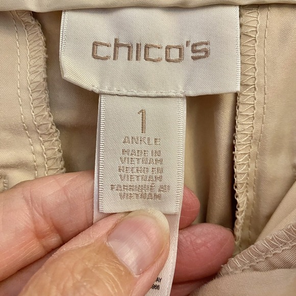 CHICO'S SIZE 1 Size Beige Luxe Ankle Crop Pants Soft Lightweight - Picture 5 of 11